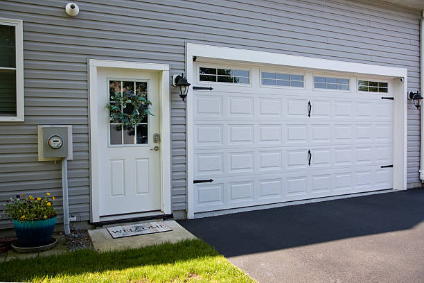 24/7 Emergency Garage Door Roller Replacement experts in Crenshaw, MS